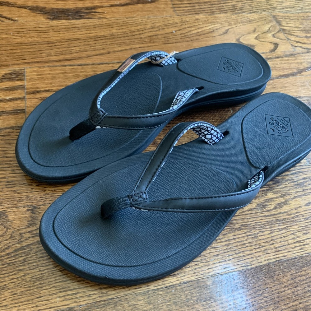 COPY - Freewaters, Tall Girl, Black Flip Flop, size 5